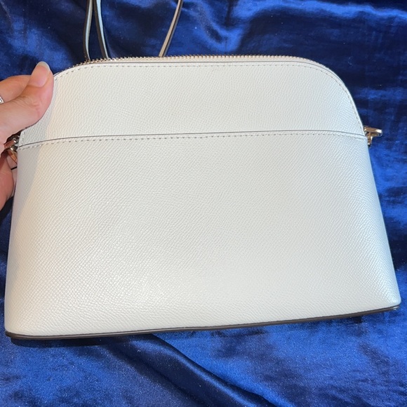 Michael Kors white purse - Picture 4 of 4